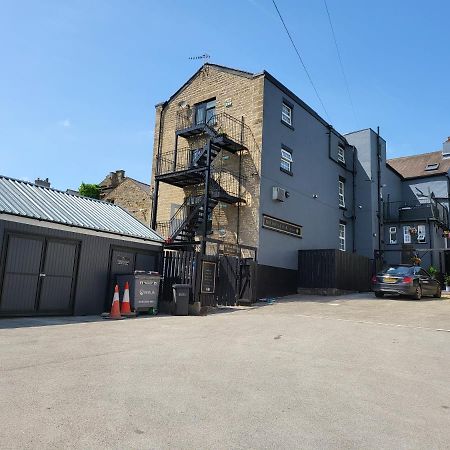 The Royal Oak Hotel Chapel en le Frith Exterior photo
