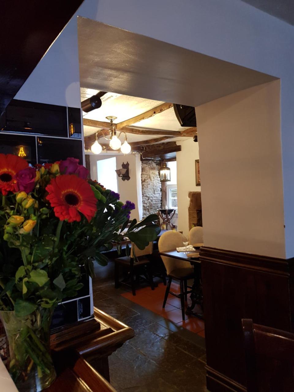 The Royal Oak Hotel Chapel en le Frith Exterior photo